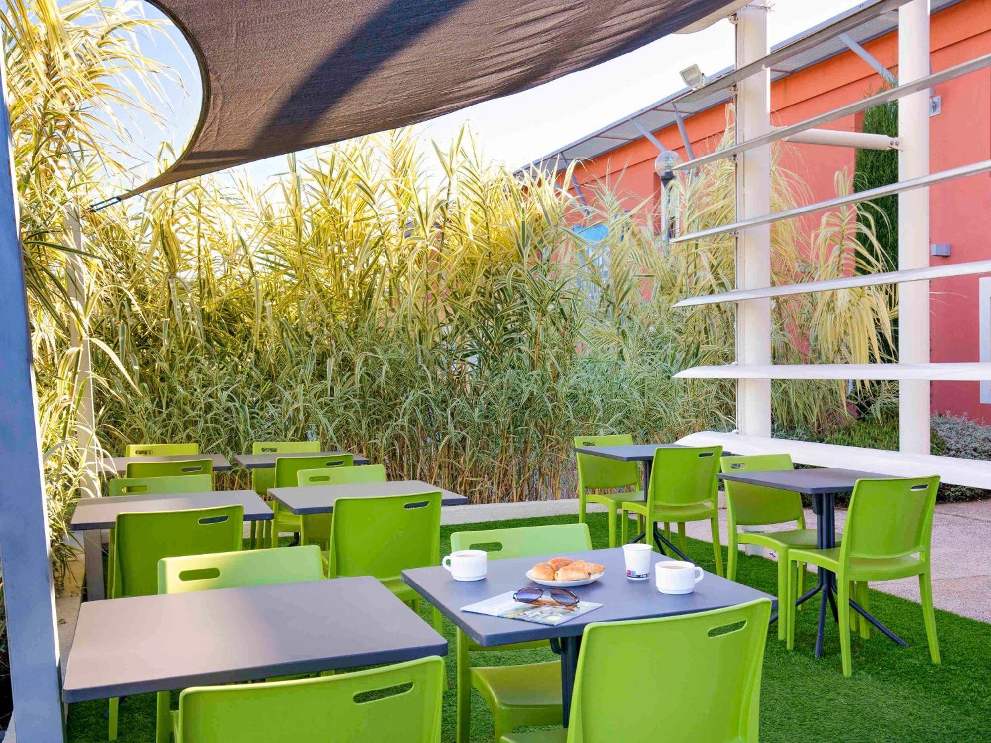 Ibis Budget Saint-Maximin Exterior foto