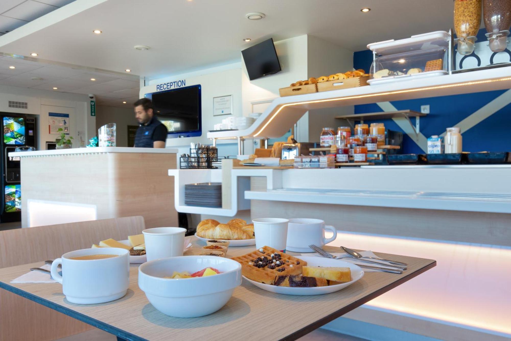 Ibis Budget Saint-Maximin Exterior foto