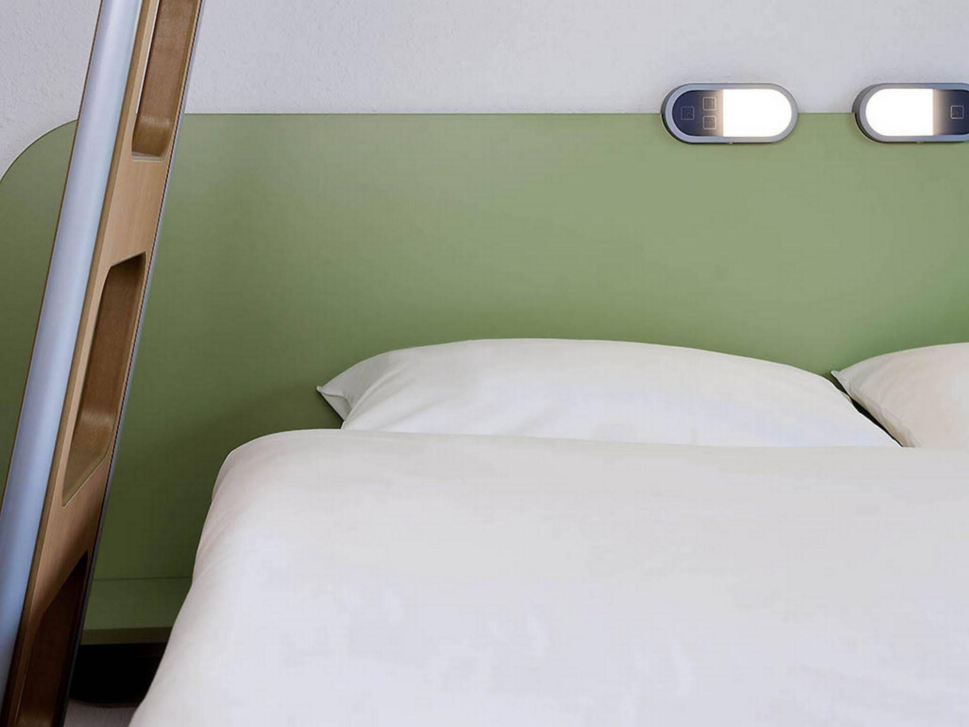 Ibis Budget Saint-Maximin Exterior foto
