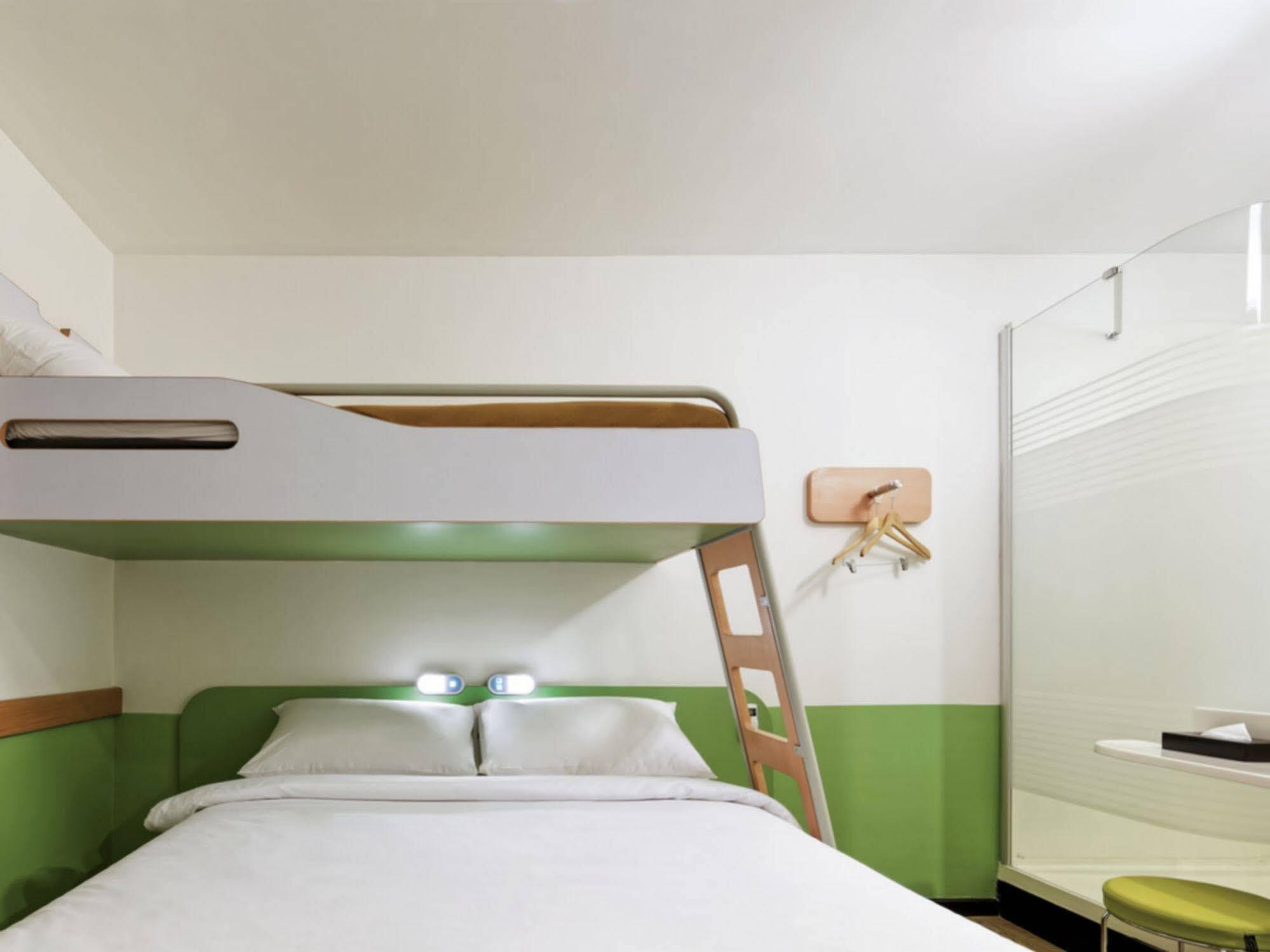 Ibis Budget Saint-Maximin Exterior foto